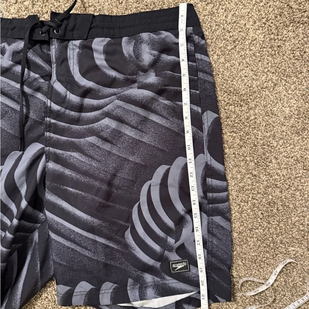 Speedo dynamic design
